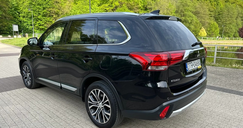 Mitsubishi Outlander cena 79900 przebieg: 210000, rok produkcji 2017 z Wrocław małe 596